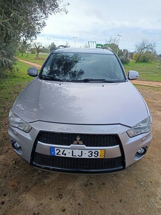 Mitsubishi Outlander - 7 Lugares