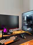 Komputer z monitorem