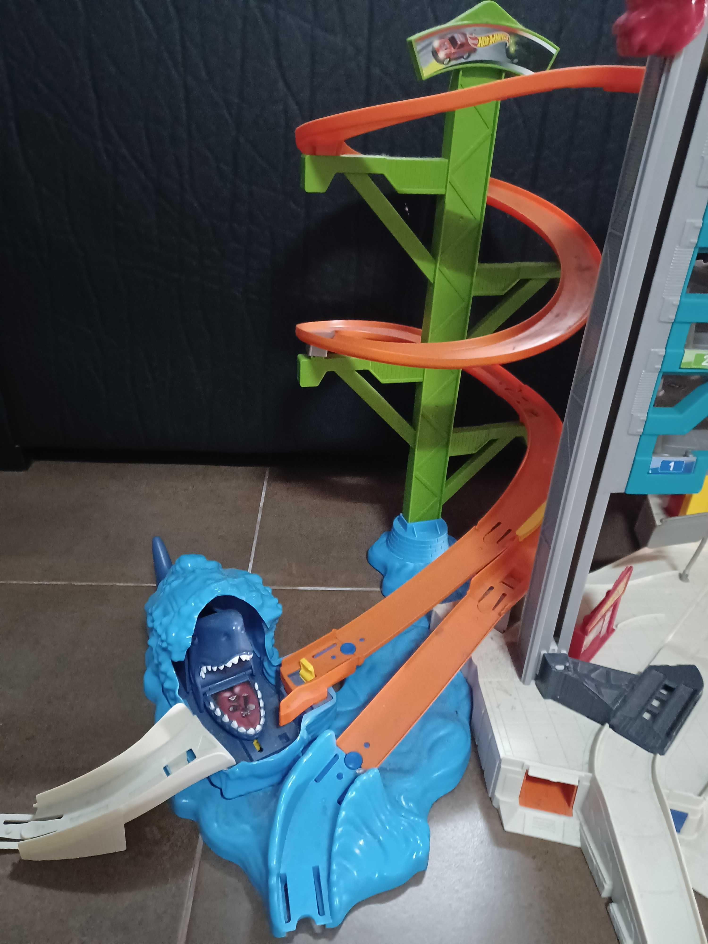 Hot wheels parque enorme