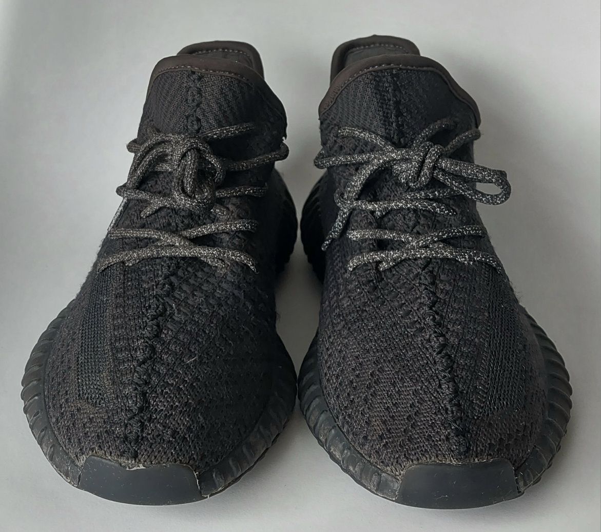 Buty Adidas Yezzy Boost V2 Black roz. 40
Buty Adidas Yezzy Boost V2 Bl