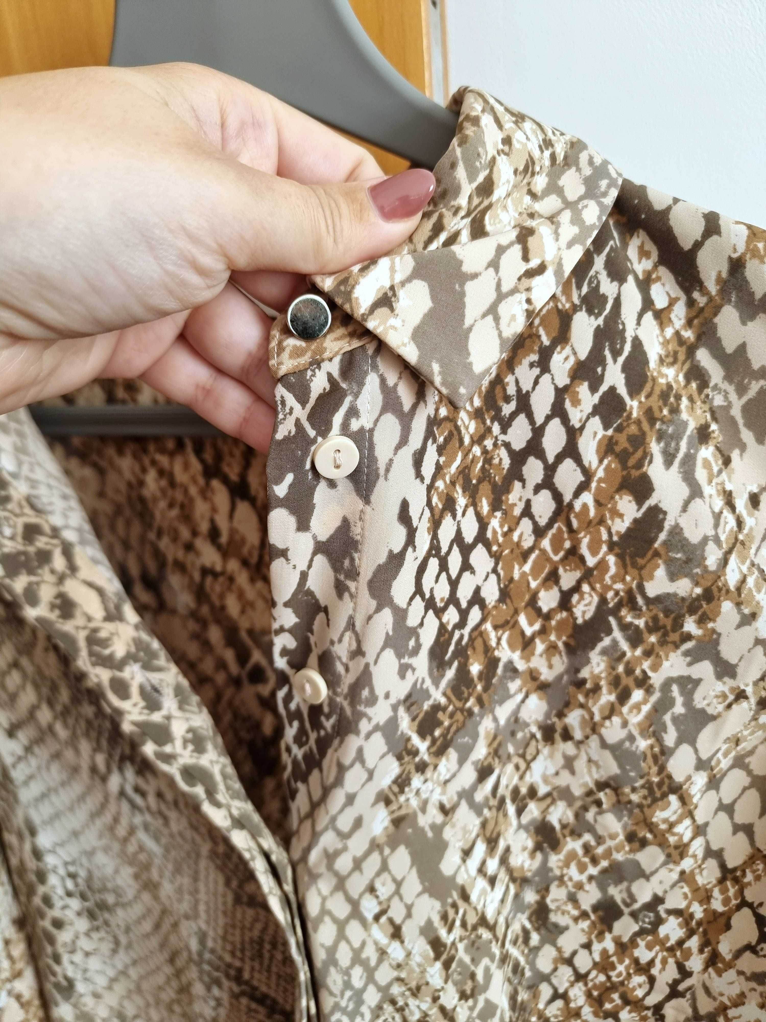 Camisa padrão animal/ animal print H&M, tamanho 32