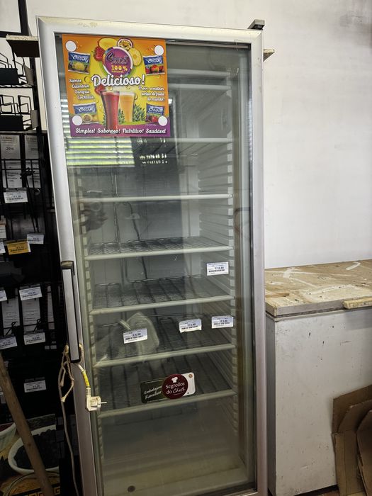 Arca vertical porta de vidro