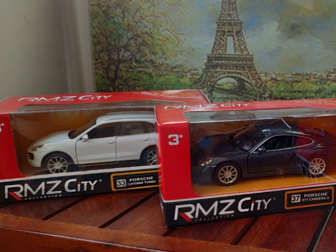 Моделі 1:32 RMZ City Porsche 911 та Cayenne