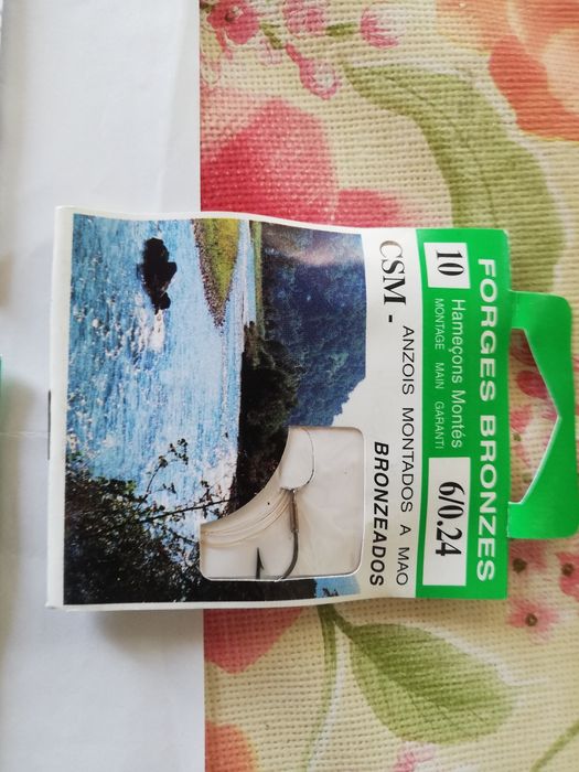 Anzóis diversos vendo