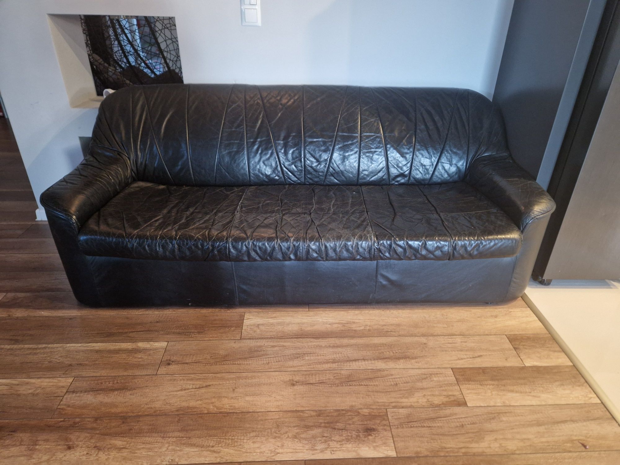 Czarna sofa skóra