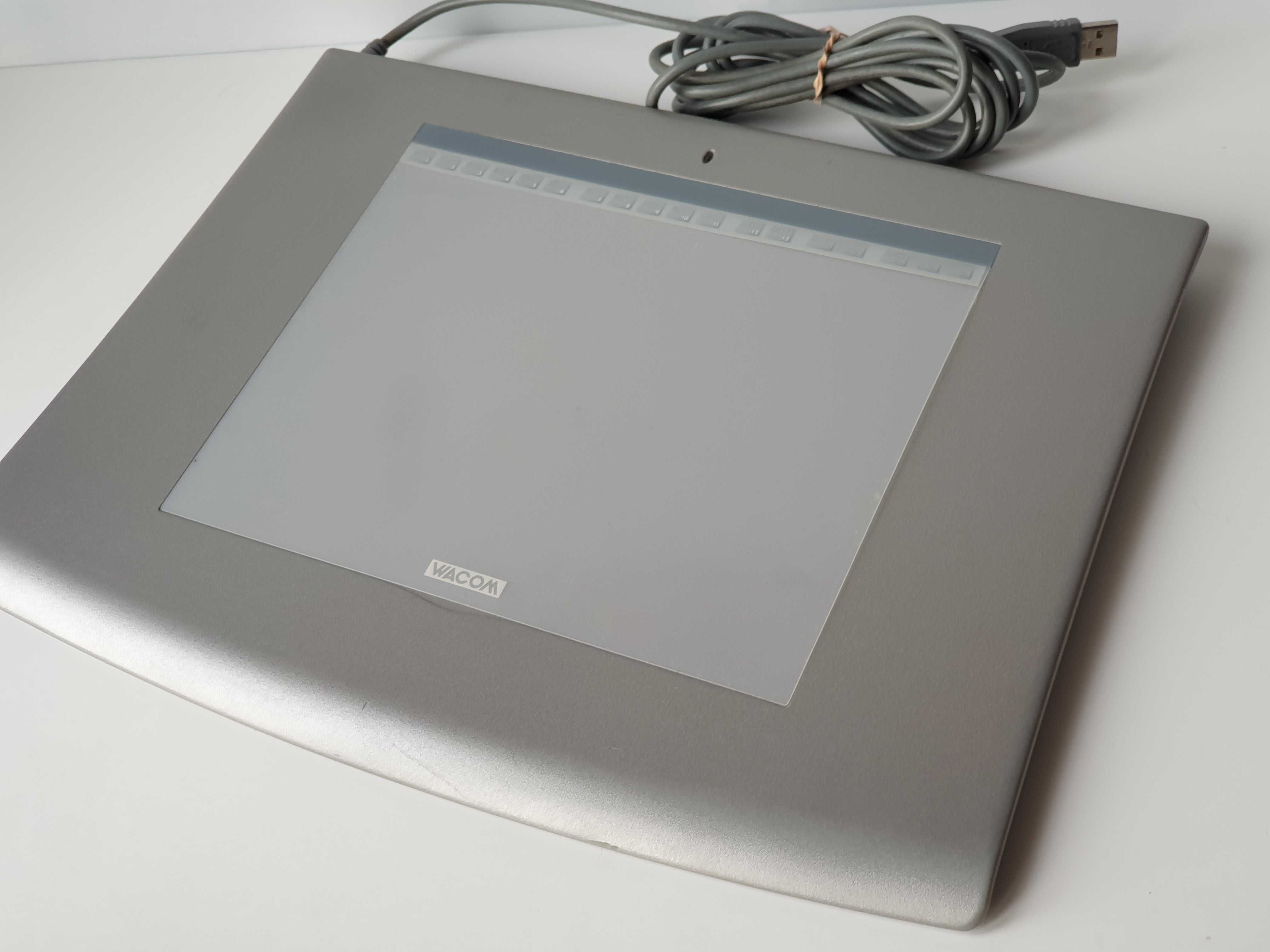 графічний планшет Wacom XD-0608