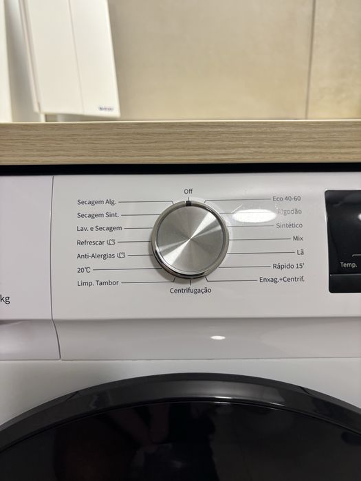 Maquina de Lavar e Secar Roupa Hisense