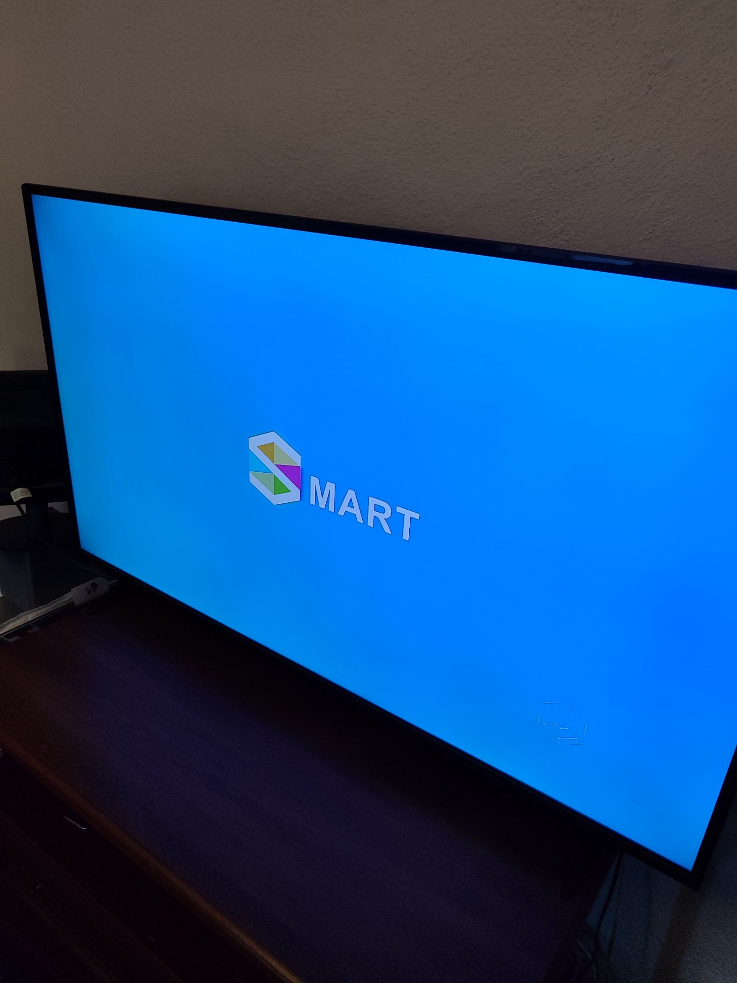 Телевізор BRAVIS 55" 4K SmartTV T2. Под ремонт