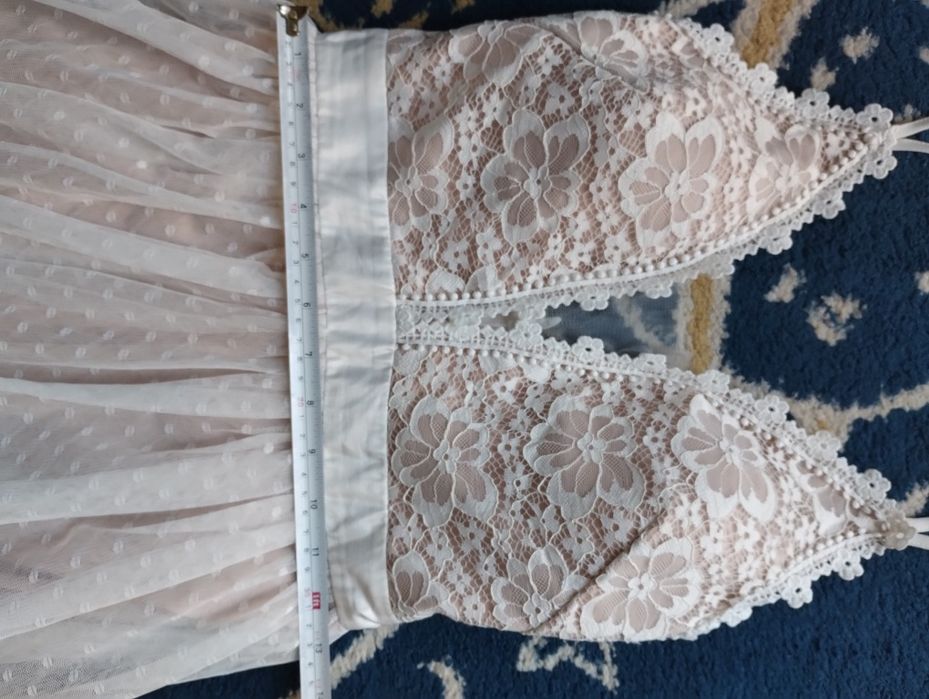 Sukienka koronkowa tiulowa prześliczna biało-beżowa, rozmiar S soky &