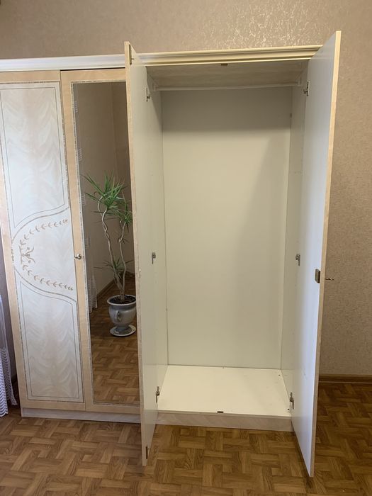 Шкаф + комод с зеркалом