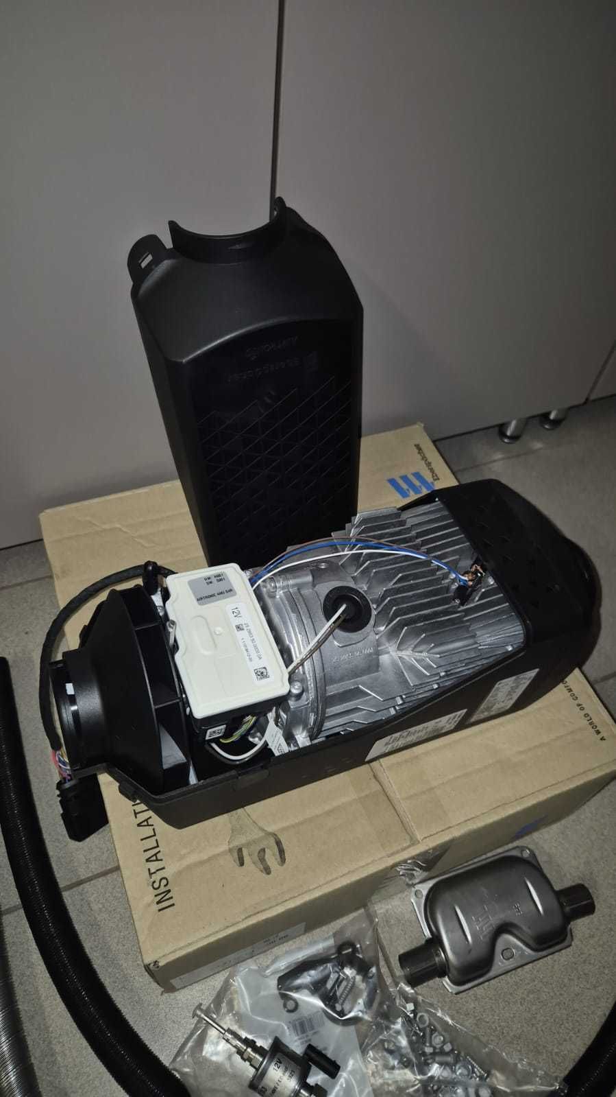 Nowe Ogrzewanie Eberspacher Airtronic M3 D4R Recreational 4kw 12v D4L