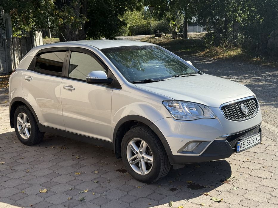 Ssank Yong Korando. 2.0 Дизель. 2011 год