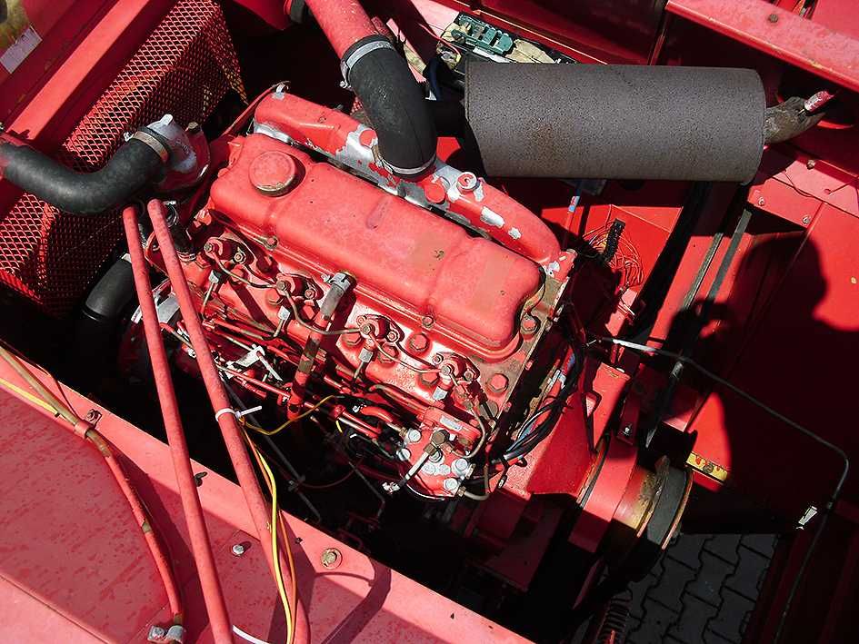 Зерноуборочный комбайн Massey Ferguson 430