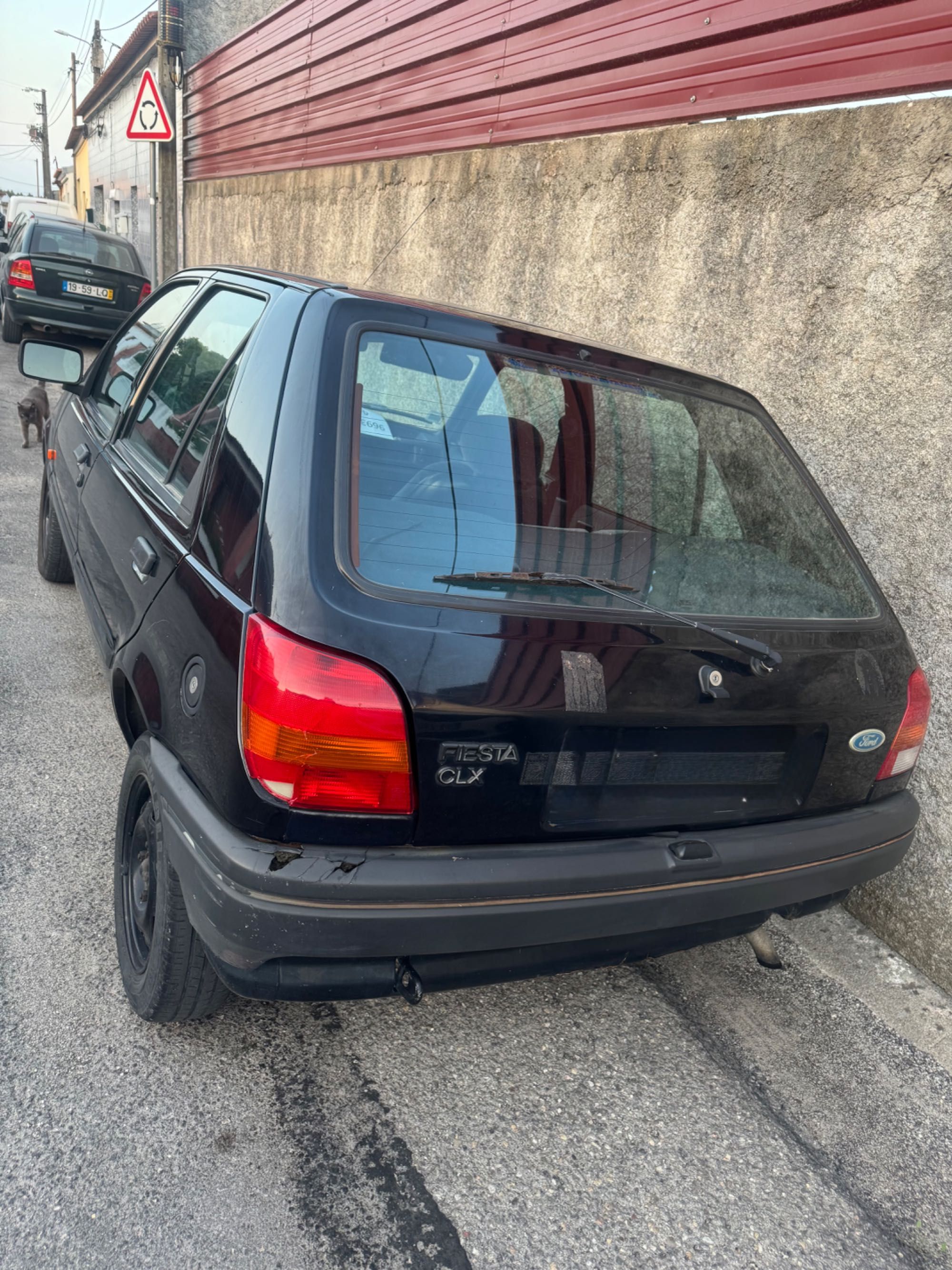 Carro em ótimo estado, anda muito bem.