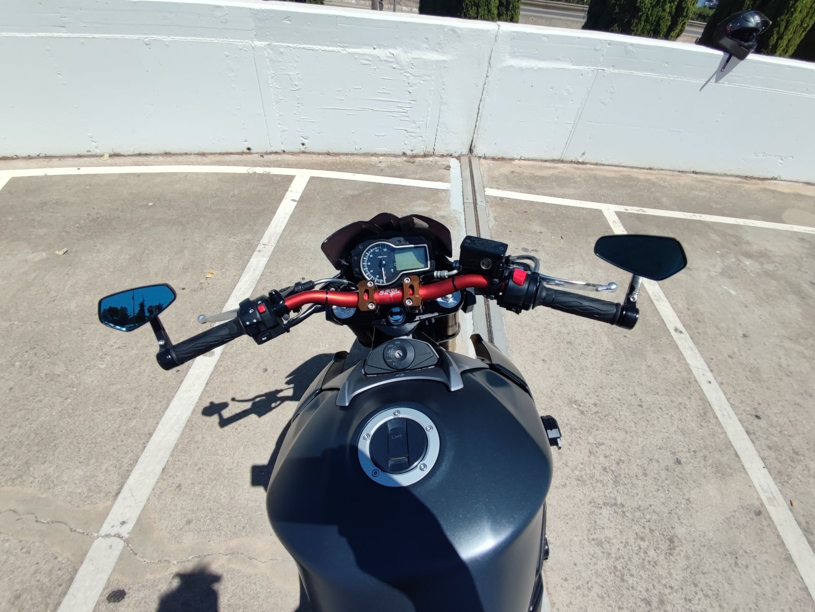 Suzuki GSR 750 FREEGUN (Edição limitada)