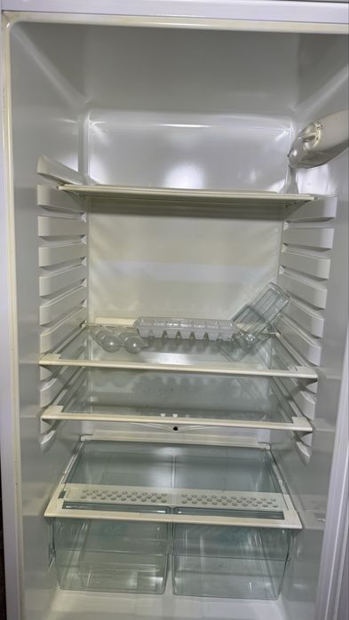 Sprzedam dużą lodówke do zabudowy marki Elektrolux