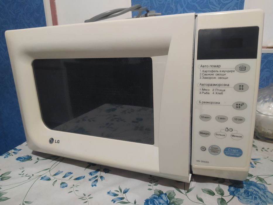 Продам мікрохвильовку LG MS-2042G