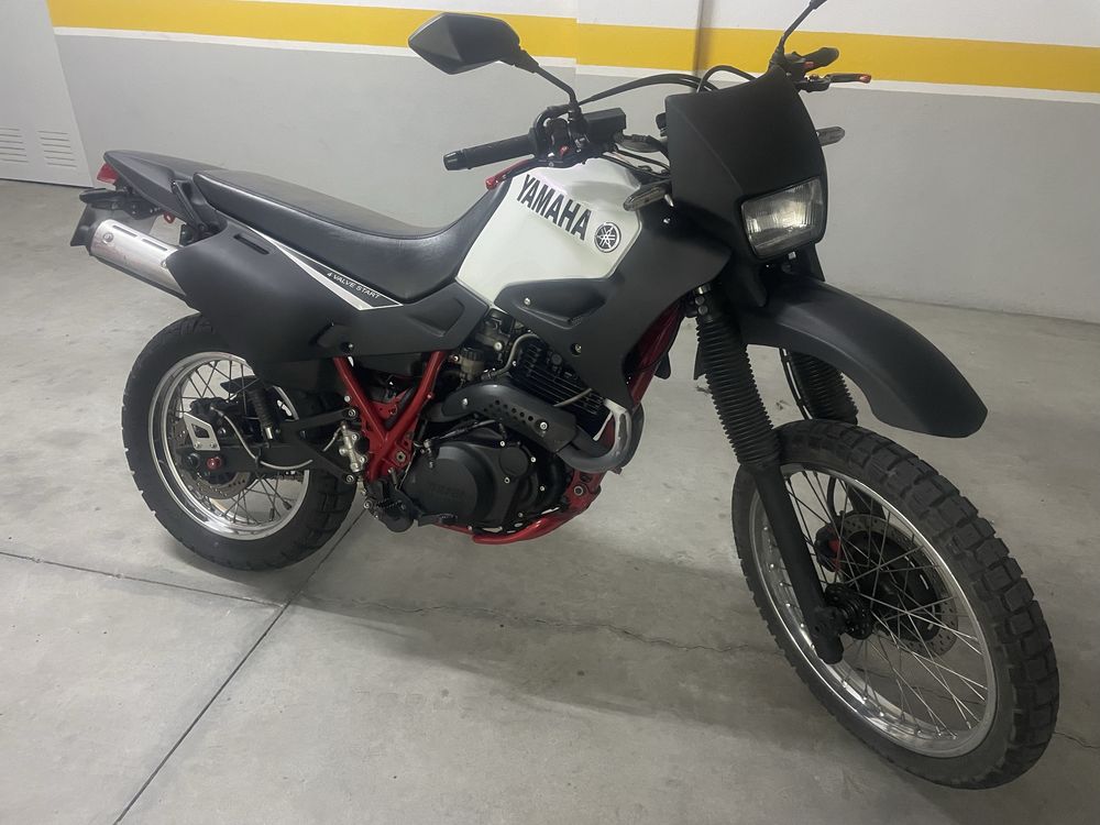 Yamaha XT 600 4pt ano 2000