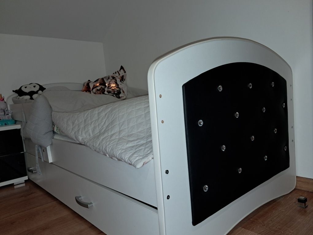 Łóżko glamour dla dziewczynki
