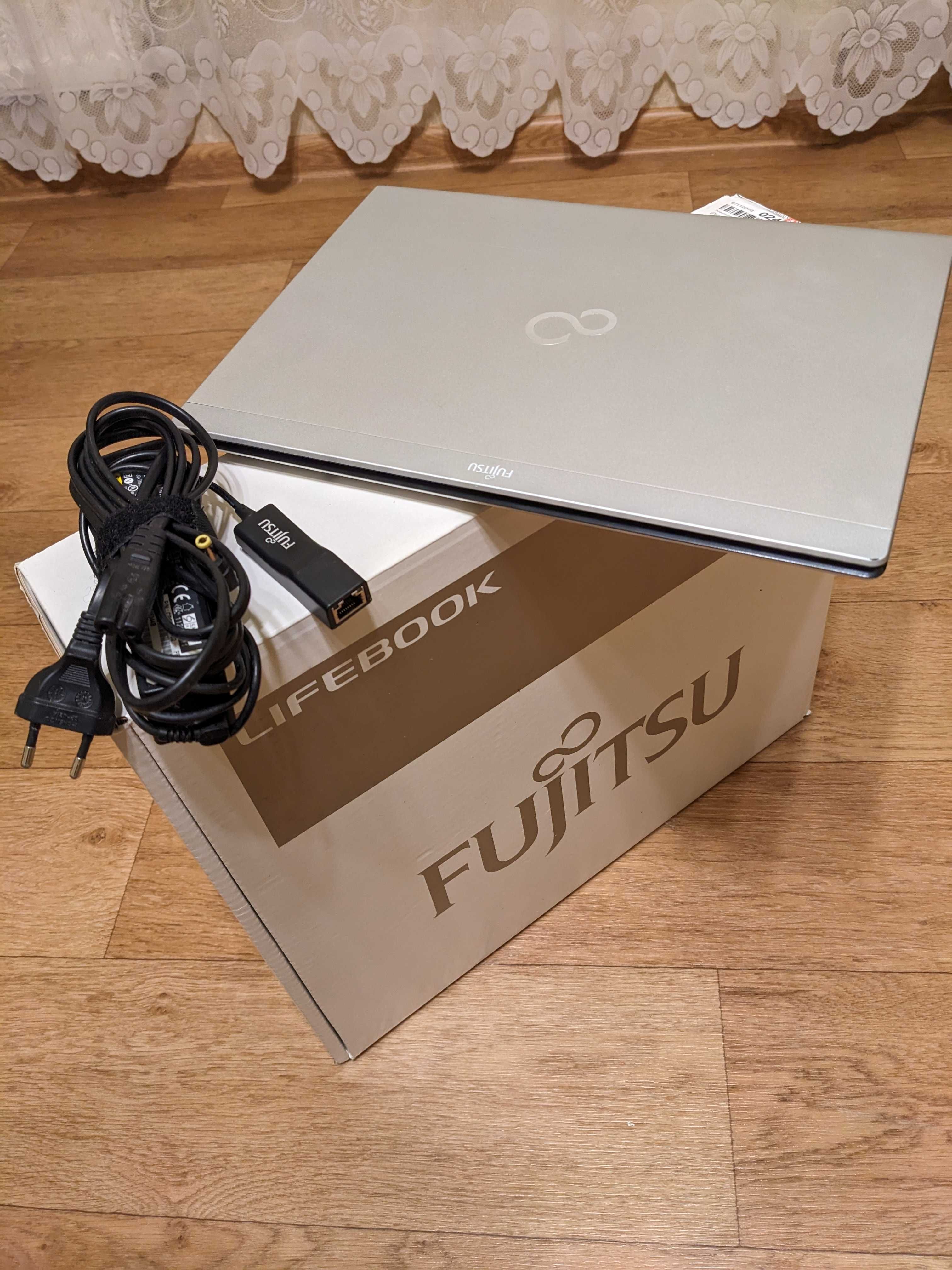 Продам ноутбук Fujitsu LifeBook UH552 13.3"