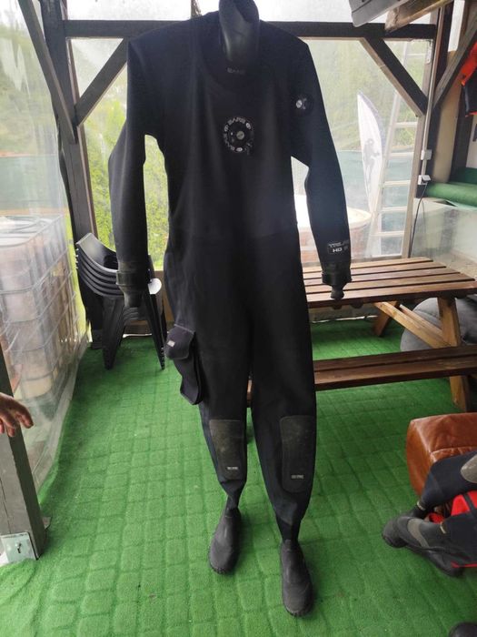 Skafander suchy do nurkowania bare