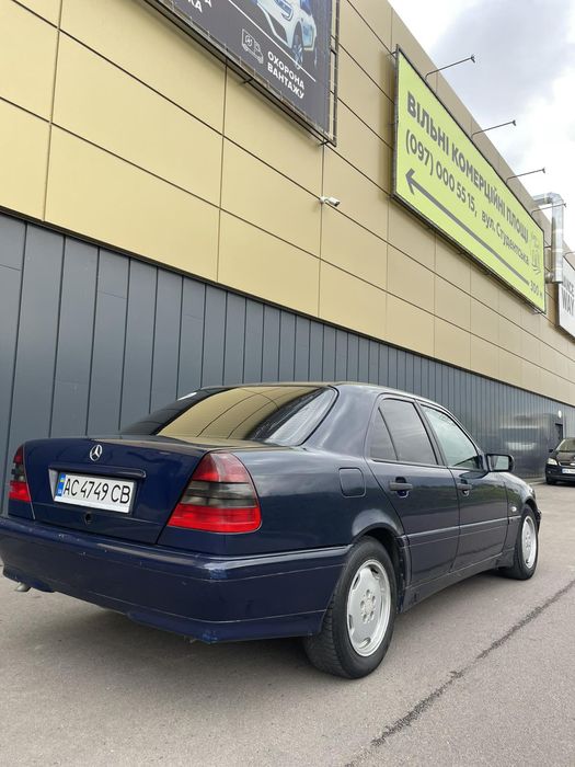 Продаю мерседеса 1.8 газ/бенз