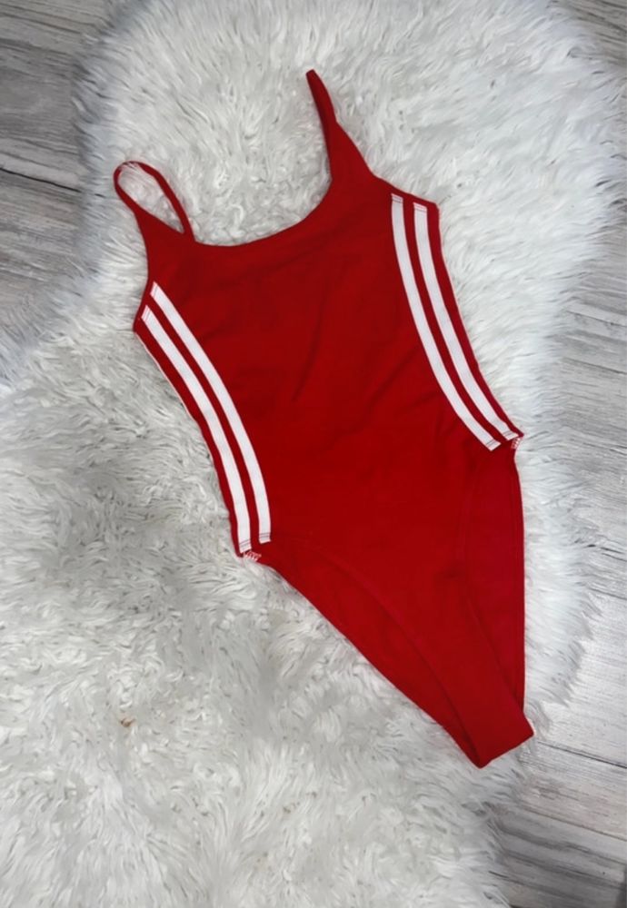 Body adidas z odkrytymi plecami