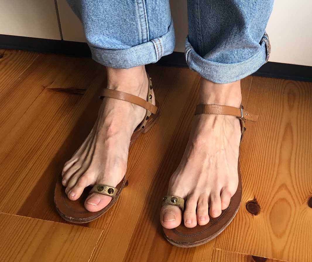 Sandálias rasas com tiras bronze, Hoss