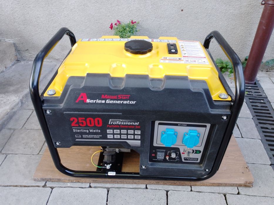 Генератор професійний бензиновий Loncin 2500-A