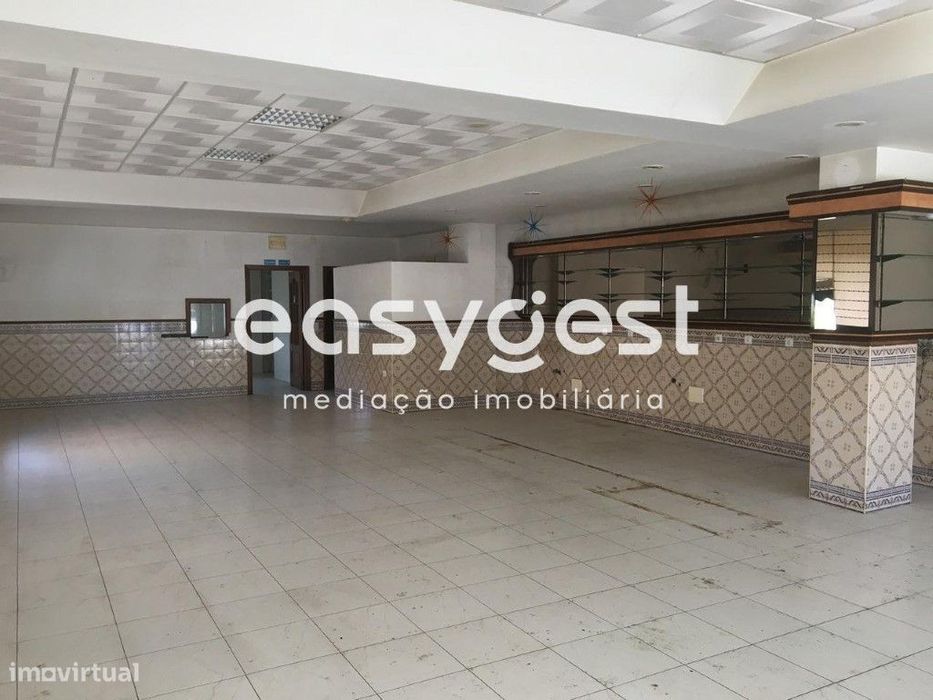 Loja Comercial com 139 m2 na Urbanização Linda Sol em Tábua