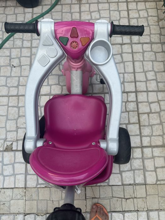 Triciclo para bebe/criança
