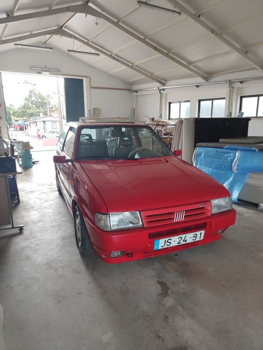 Fiat Uno Turbo IE a circular
