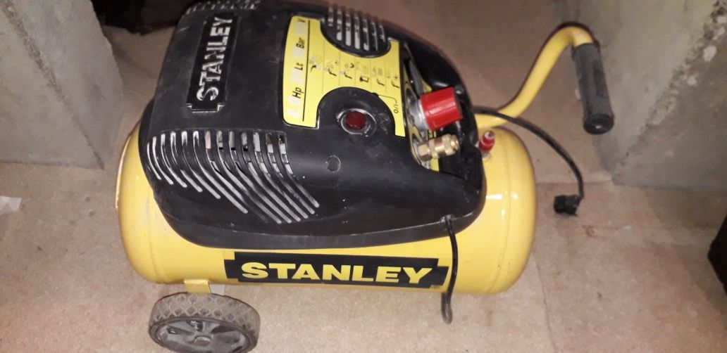 Kompresor sprężarka Stanley 10bar 24l  sprawny w dobrym stanie
