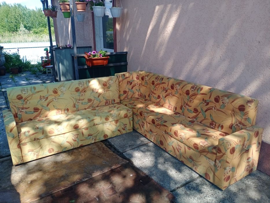 Куточок м'який в гарному стані