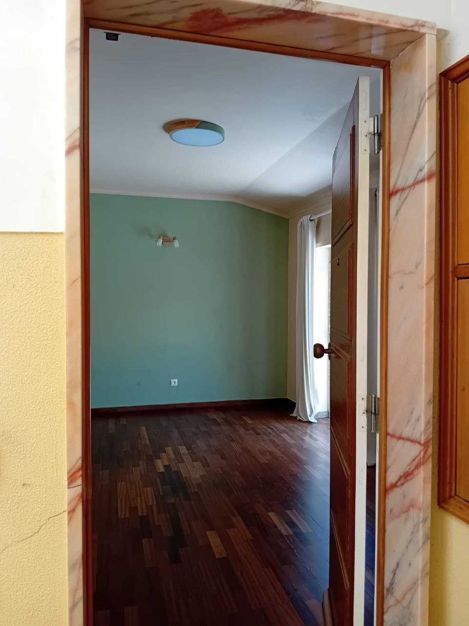 Arrenda-se apartamento T 1  Almada