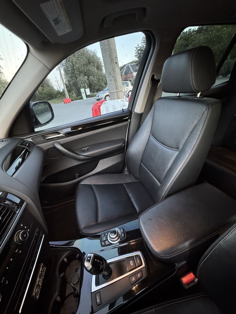 Автомобіль BMW X3 f25