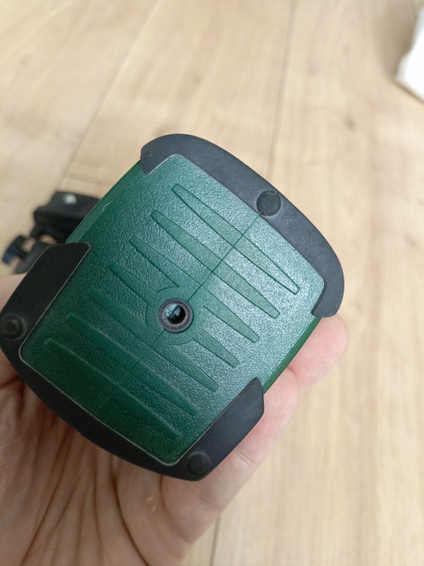 Laser krzyżowy Bosch PLL 360 poziomica laserowa liniowy