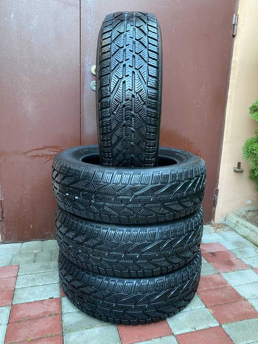 Opony zimowe 215/60R17 Kormoran Snow