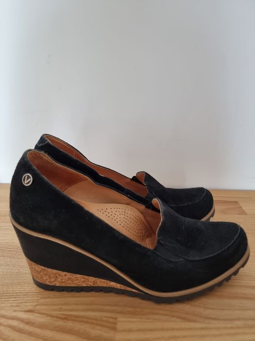 Mokasyny na koturnie