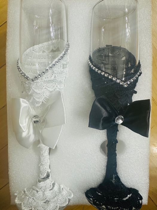 Весільні келихи для нареченого та нареченої