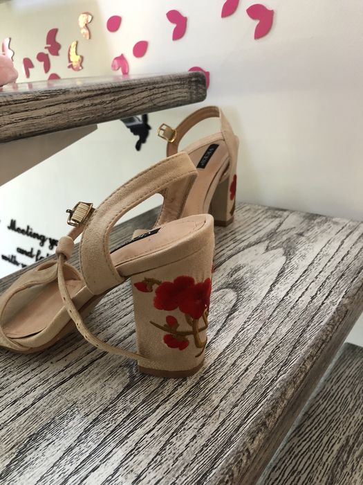 Босоножки сандалі сандали