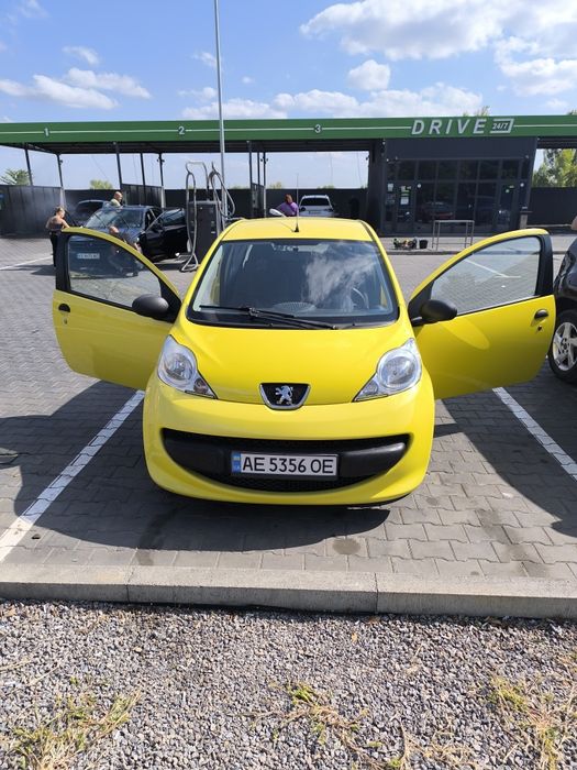 Автомобіль Пежо 107