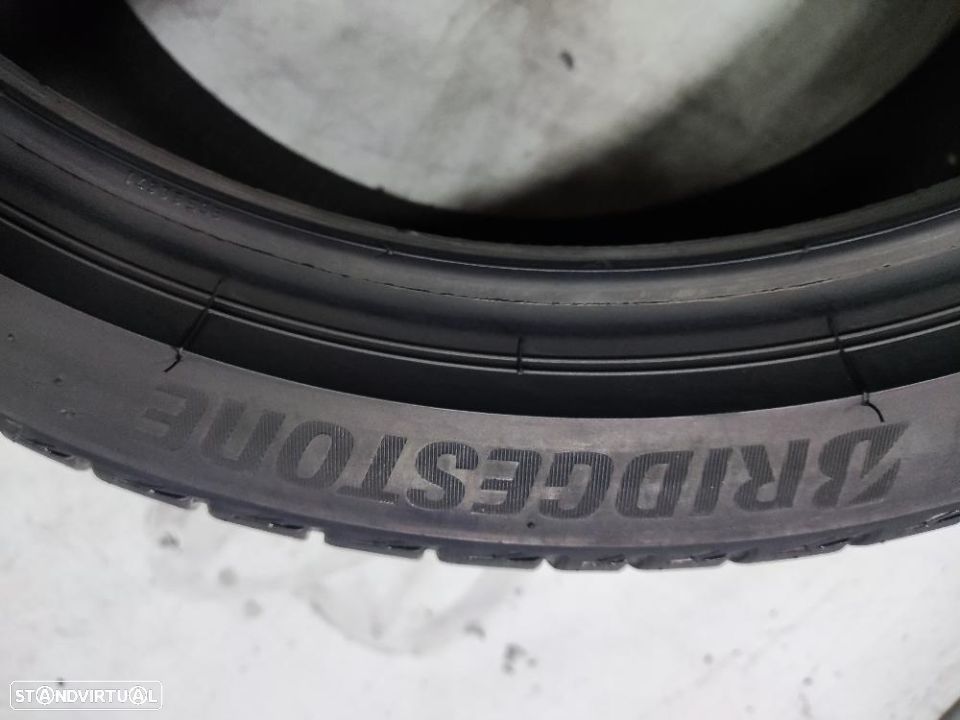 2 pneus semi novos 225-40r18 bridgestone - oferta dos portes