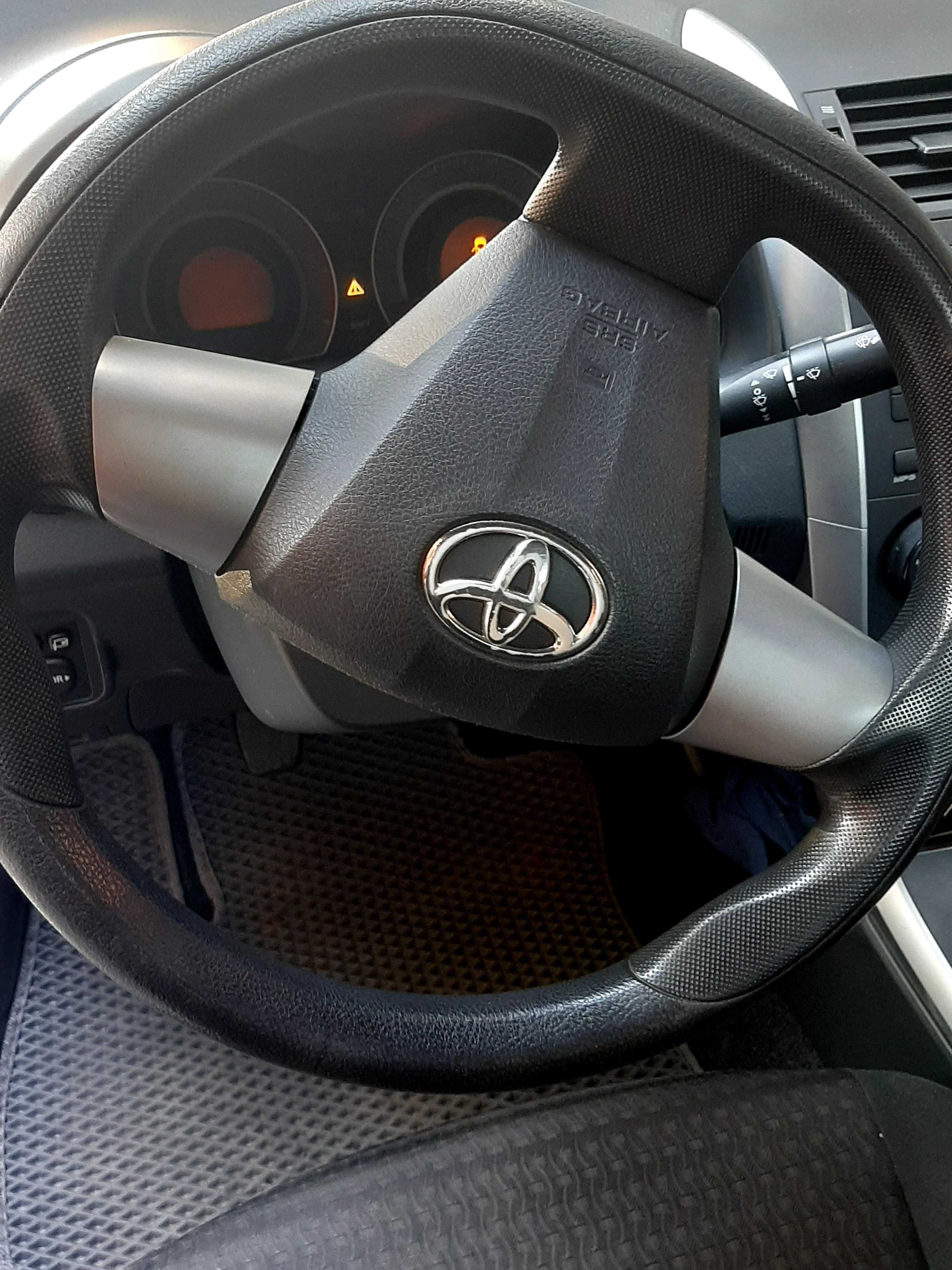 Продам надійний  автомобіль Toyota Corola
