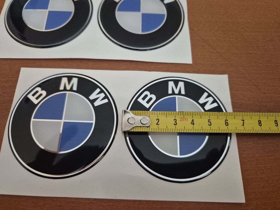 naklejki w kołpaki alu felgi do Bmw niebiesko -białe o średnicy 6,4cm