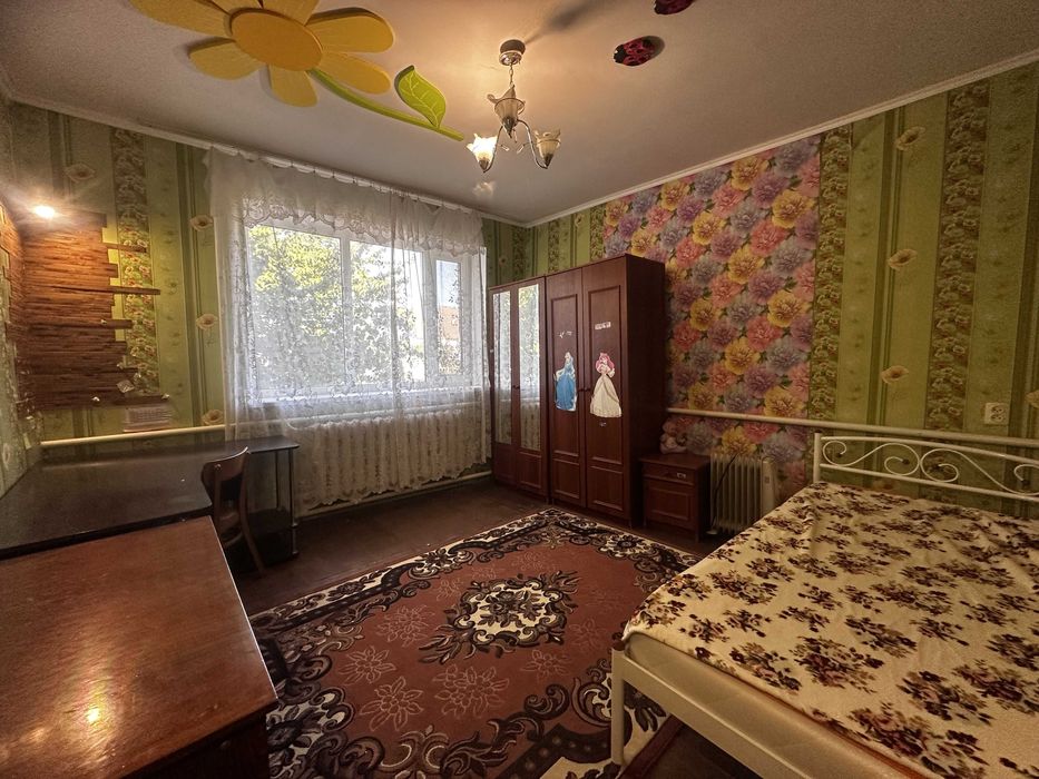 Загородный дом-дача с отоплением под Одессой с землей и садом