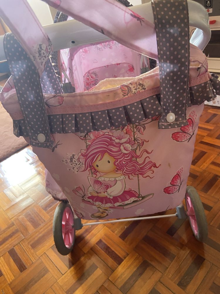 Carrinho de boneca