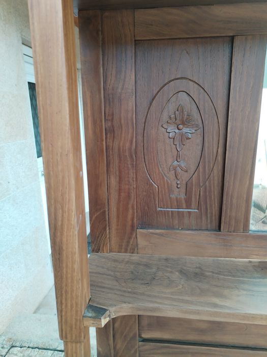 Móvel antigo (+180 anos)