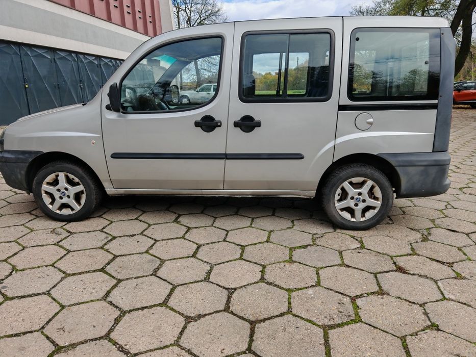 Samochód Fiat doblo