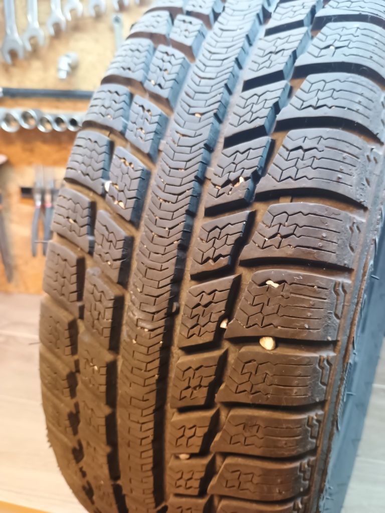 Nowe opony zimowe 16